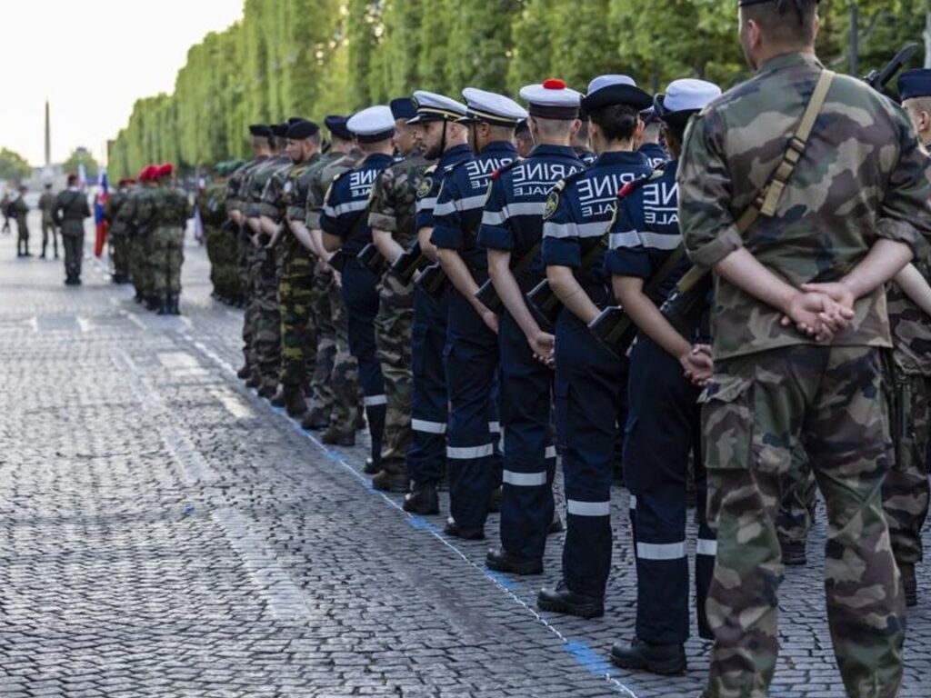 Pourquoi les militaires prennent-ils leur retraite plus tôt ?